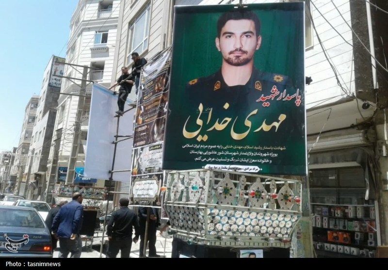 دیدار مدیرکل بنیاد شهید با خانواده شهید خدایی در بهارستان