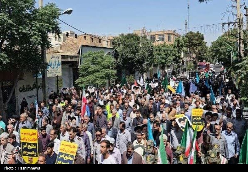 راهپیمایی پرشور سالگرد قیام ۱۵ خرداد در ورامین برگزار شد