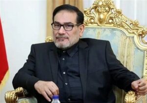 پیام دریابان شمخانی به رهبر انقلاب؛ زنده ام و حاضر برای جانفشانی