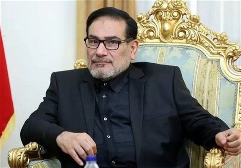 پیام دریابان شمخانی به رهبر انقلاب؛ زنده ام و حاضر برای جانفشانی