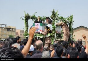 پیکر مطهر شهید مدافع وطن «مهدی قهرمانی» در رباط‌کریم تشییع شد