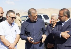تأکید فرماندار فیروزکوه بر حل مشکلات روستاهای سله‌بن و سلمان