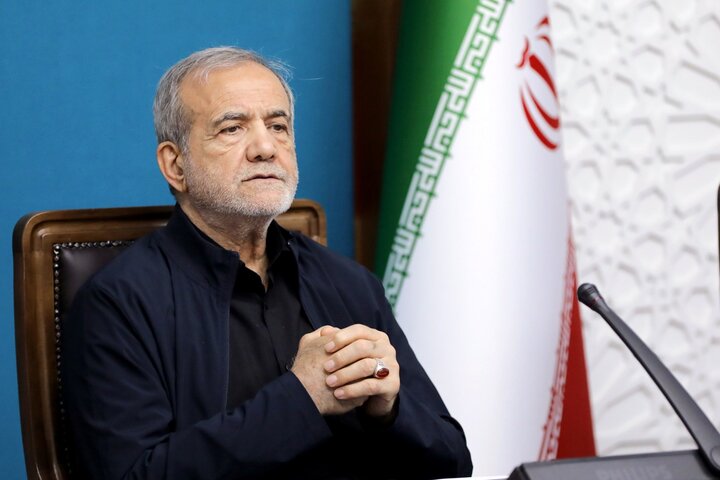 دیدار پزشکیان با هنرمندان و فعالان فرهنگی اقتصادی