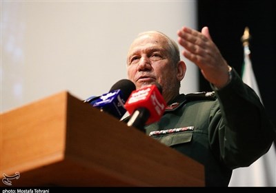 سرلشکر صفوی: تمامی پایگاه‌های دشمنان در بانک اطلاعاتی موشک‌های سپاه قرار دارد/ اصابت حداقل ۶ موشک به پایگاه العدید