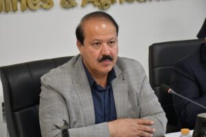 عبور بخش خصوصی از بحران‌ها با تداوم تولید و صادرات