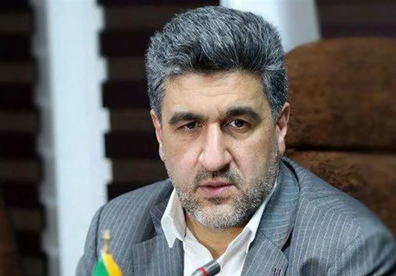 وزیر اقتصاد و رییس‌کل بانک مرکزی از بورس حمایت می‌کنند