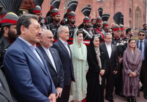 ادای احترام پزشکیان به اقبال لاهوری