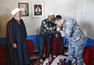 دریادار ایرانی: در برابر دشمن متجاوز‌ محکم خواهیم ایستاد