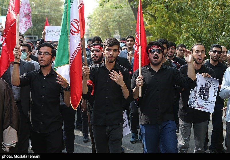 عزاداری دانشجویان در اربعین حسینی در حسینیه امام (ره)