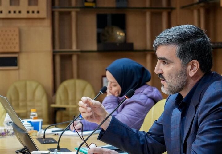 معاون وزیر راه و شهرسازی اعلام کرد
                علت افزایش ۱۹.۵ درصدی کرایه رانندگان جاده/ به ازای هر بار سه کامیون