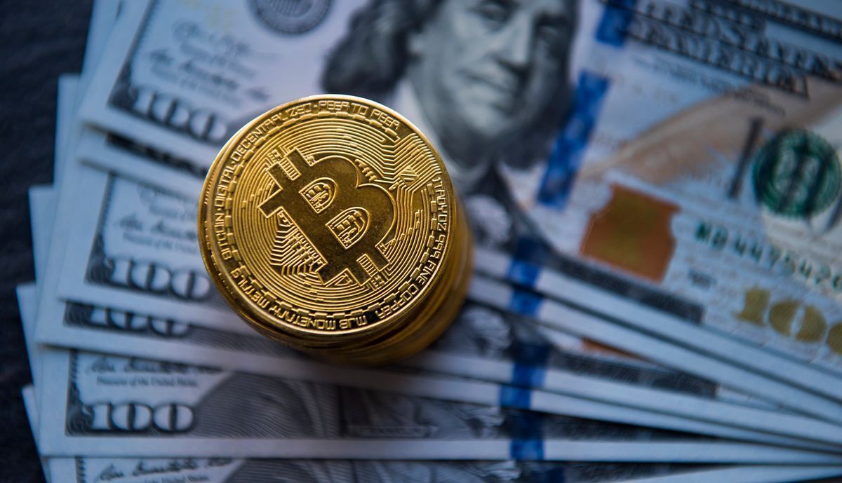 گزارش بلومبرگ از سقوط مجدد بیت کوین