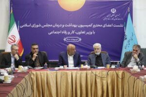 بازنشستگان و بحران دارو؛ محور نشست کمیسیون بهداشت با وزیر رفاه