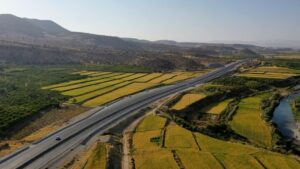 استاندار مازندران:
                تامین منابع مالی ساخت آزادراه ساری- قائمشهر در دست پیگیری است