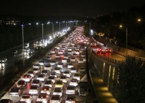 جانشین پلیس راه:
                ترافیک نیمه‌سنگین در ۶ محور مواصلاتی کشور| رانندگان سفر خود را مدیریت کنند